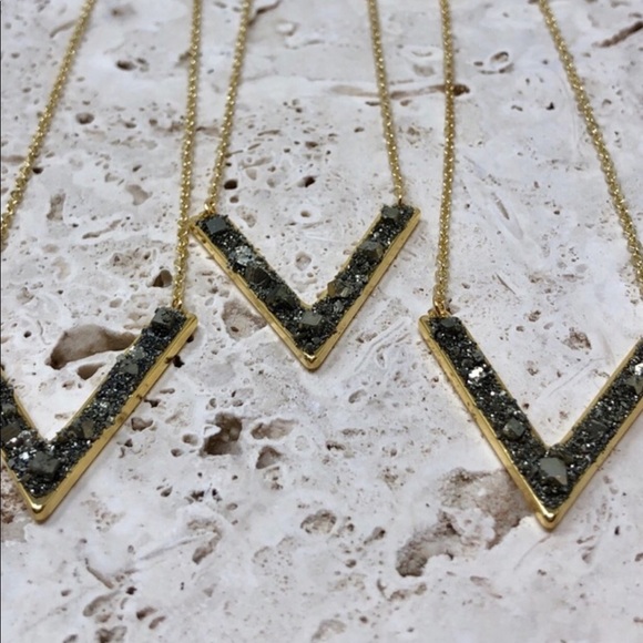 Estrella & Luna Jewelry -  Gold Chevron Pyrite Necklace 朗